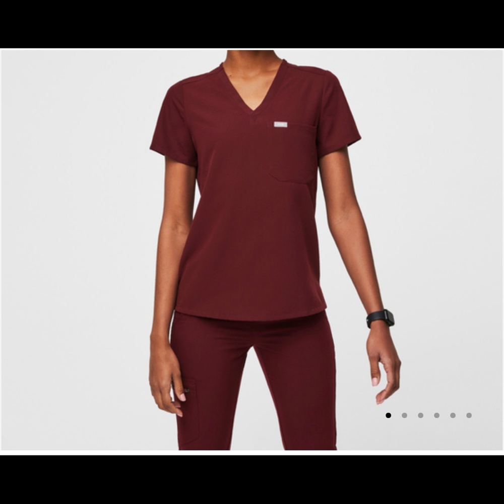 NWT FIGS XS Catarina one pocket top
